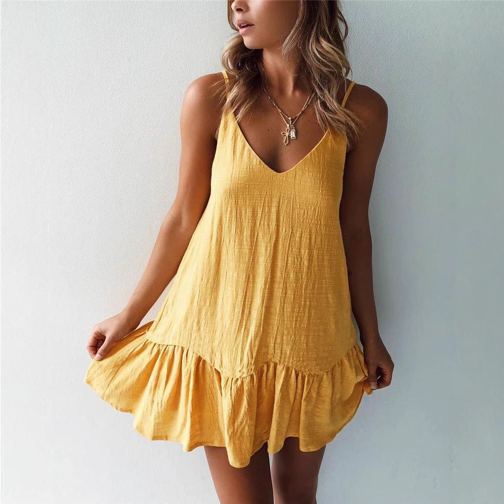 Vestido Curto em Linho com Alças Finas e Decote V