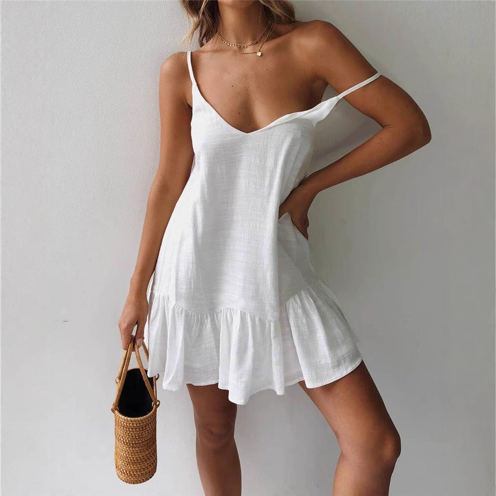 Vestido Curto em Linho com Alças Finas e Decote V